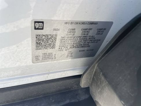 Used 2025 Chevrolet Trax RS w/ Driver Confidence Package FWD image 32