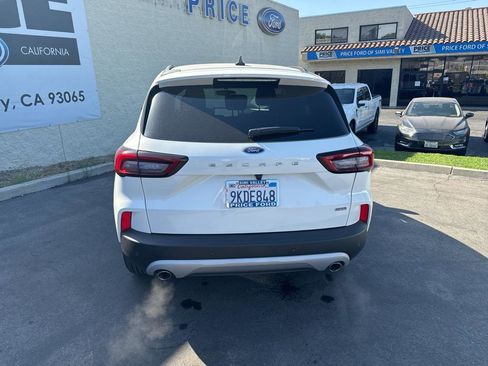 Used 2023 Ford Escape SE image 4