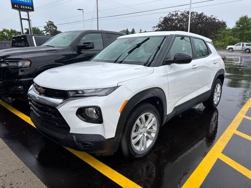 Used 2023 Chevrolet TrailBlazer LS FWD image 1
