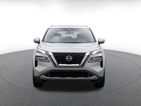 Used 2025 Nissan Rogue SV FWD image 2