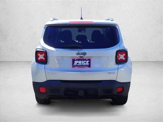Used 2015 Jeep Renegade Latitude AWD/4WD video 3