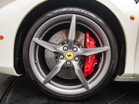 Used 2018 Ferrari 488 Spider RWD image 38