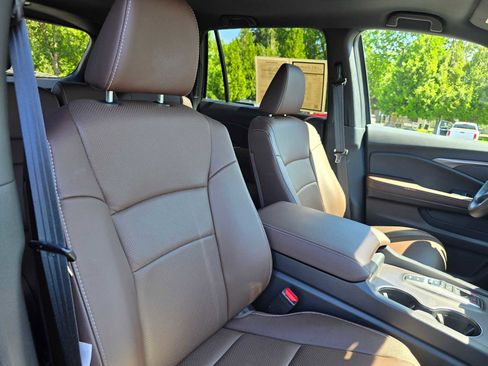 Used 2024 Honda Passport EX-L image 11