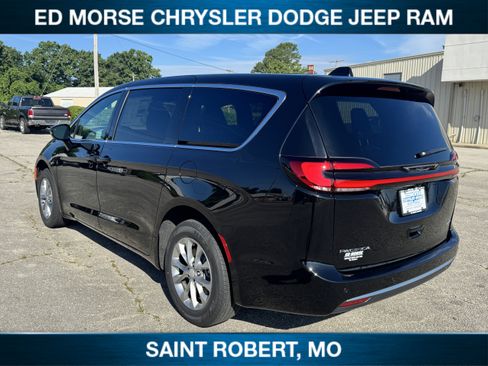New 2027 Chrysler Pacifica Select AWD/4WD image 5