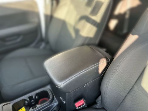 Used 2021 Jeep Wrangler Unlimited Sahara image 20