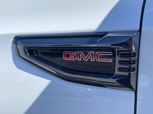 Used 2026 GMC Yukon AT4 w/ AT4 Premium Package AWD/4WD image 35
