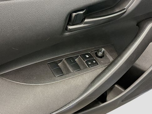 Used 2025 Toyota Corolla LE image 15