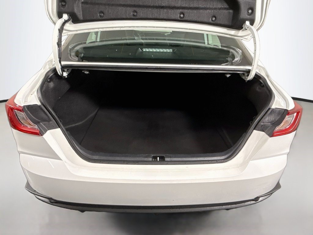 Used 2025 Toyota Camry SE FWD image 34