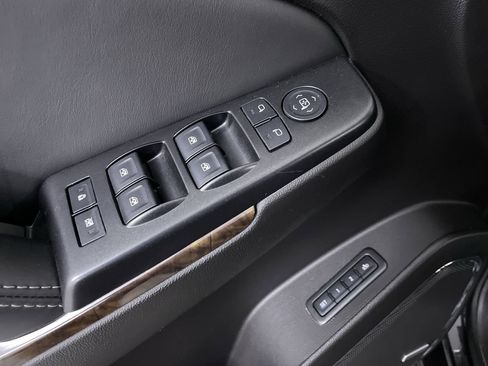 Used 2016 Chevrolet Tahoe LT image 11