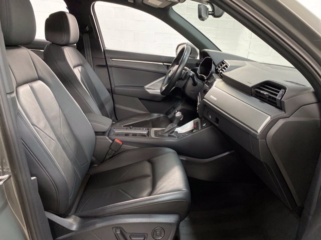 Used 2024 Audi Q3 2.0T Premium w/ Convenience Package AWD/4WD image 25