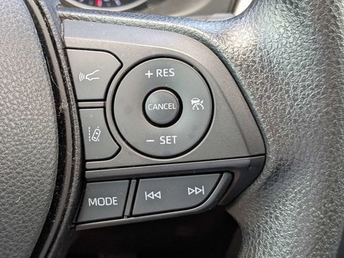 Used 2022 Toyota RAV4 XLE AWD/4WD image 23
