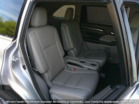 Used 2015 Toyota Highlander Limited image 26