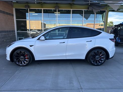 Used 2022 Tesla Model Y Performance image 6