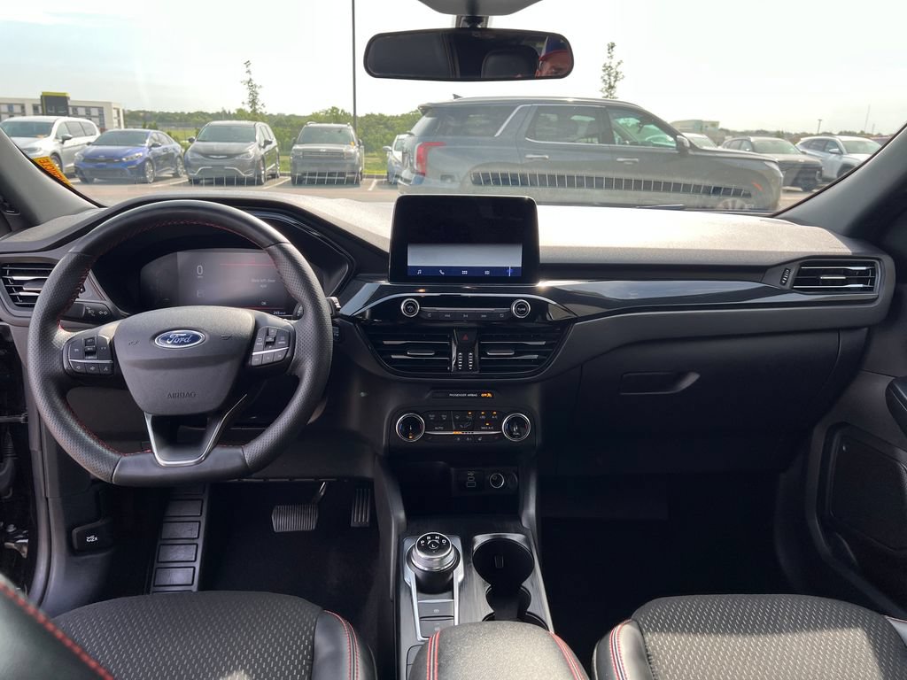 Used 2025 Ford Escape ST-Line Select AWD/4WD image 12