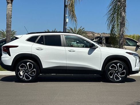 New 2026 Chevrolet Trax RS w/ Driver Confidence Package FWD image 3