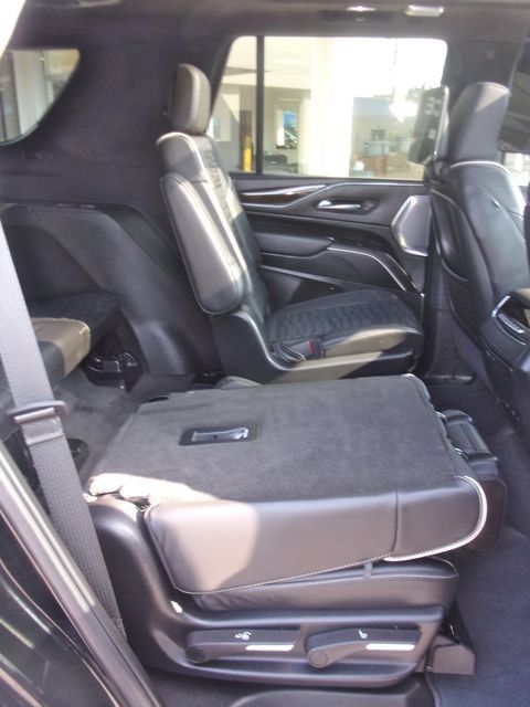 Used 2024 Cadillac Escalade Sport Platinum w/ LPO, ONYX Package AWD/4WD image 40
