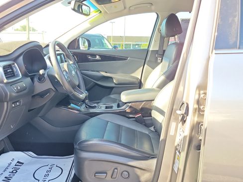 Used 2018 Kia Sorento EX FWD image 19
