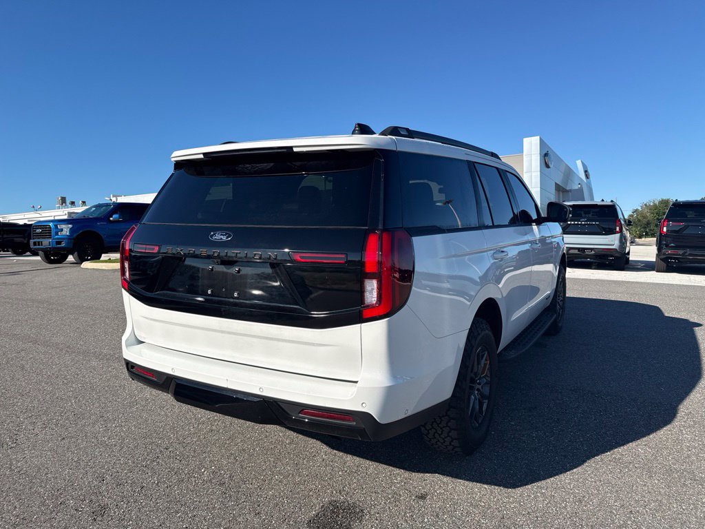 Used 2025 Ford Expedition Tremor AWD/4WD image 2