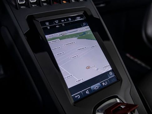 Used 2020 Lamborghini Huracan EVO image 33