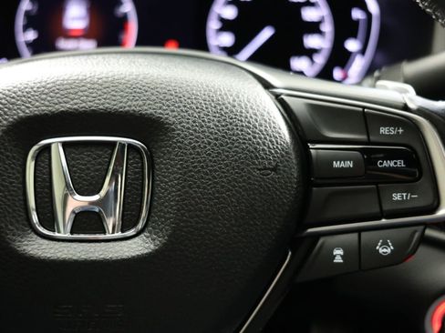 Used 2018 Honda Accord Sport image 26