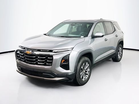 Used 2025 Chevrolet Equinox LT AWD/4WD image 3