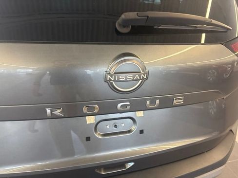 Used 2023 Nissan Rogue S FWD image 13