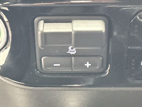 Used 2024 Chevrolet Silverado 1500 LT Trail Boss w/ Convenience Package II image 38