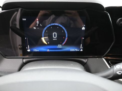 Used 2025 Chevrolet TrailBlazer LT FWD image 3