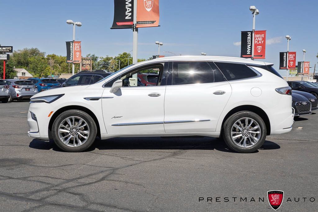 Used 2023 Buick Enclave Avenir w/ Avenir Technology Package AWD/4WD image 18