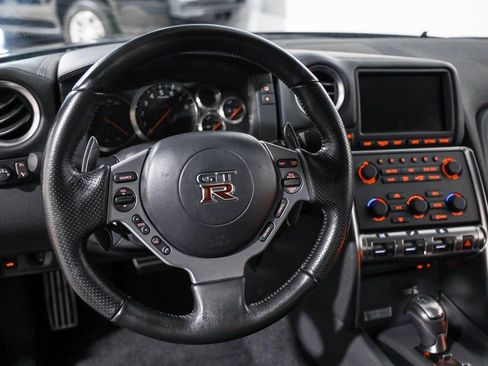 Used 2009 Nissan GT-R Premium image 40