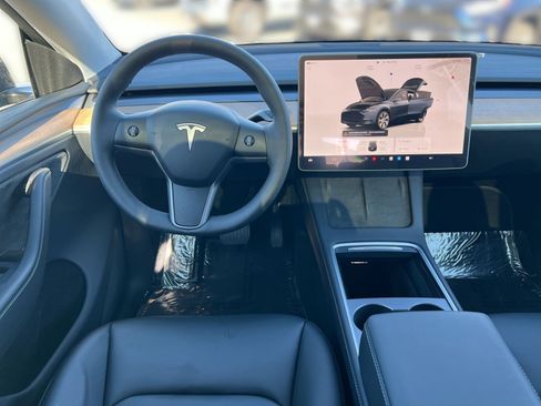 Used 2024 Tesla Model Y Long Range image 23
