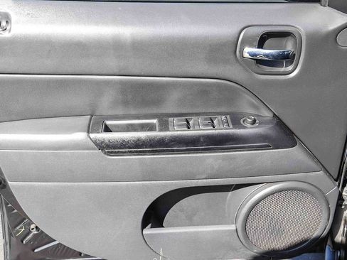 Used 2017 Jeep Patriot Sport w/ Power Value Group FWD image 22