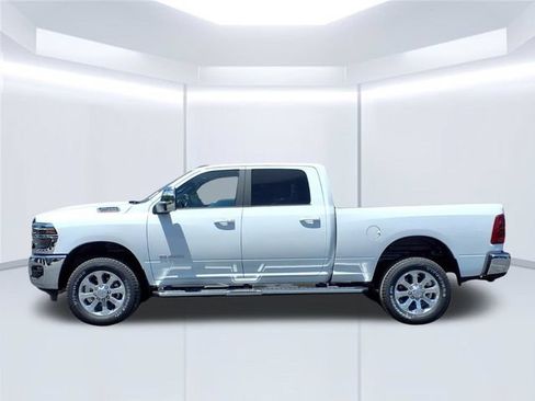 New 2026 RAM 2500 Laramie AWD/4WD image 17