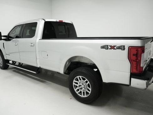 Used 2017 Ford F350 Lariat AWD/4WD image 4