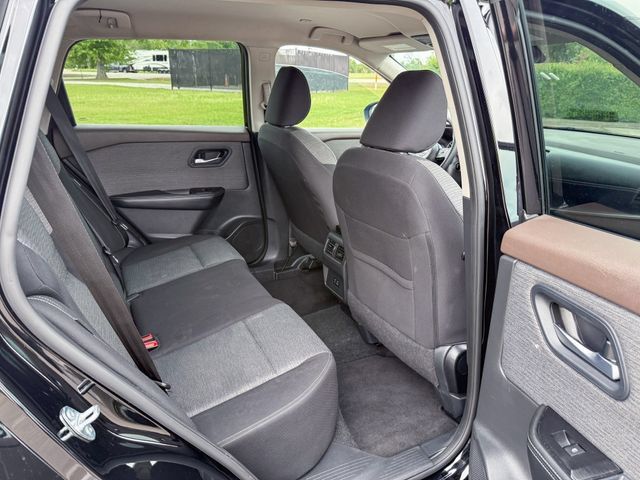 Used 2023 Nissan Rogue SV AWD/4WD image 23