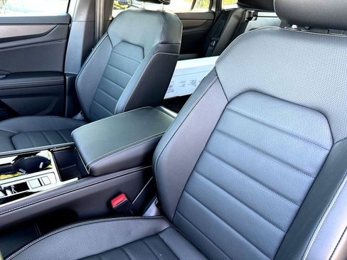 New 2026 Volkswagen Atlas Cross Sport SEL AWD/4WD image 11