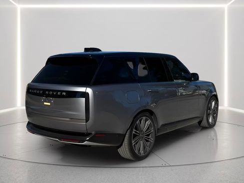 Certified 2024 Land Rover Range Rover SE image 4