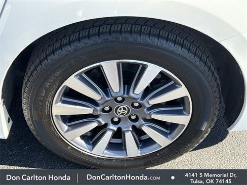 Used 2020 Toyota Sienna Limited Premium image 29