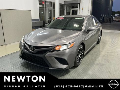 Used 2018 Toyota Camry SE w/ Audio Package FWD image 3