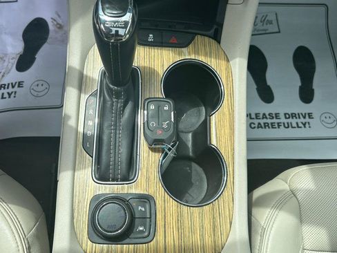 Used 2019 GMC Acadia Denali w/ Technology Package AWD/4WD image 19