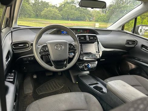 Used 2021 Toyota Prius LE FWD image 11