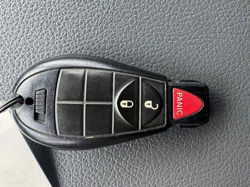 Used 2017 RAM 1500 Classic SLT image 25