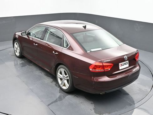 Used 2014 Volkswagen Passat TDI SE FWD image 32