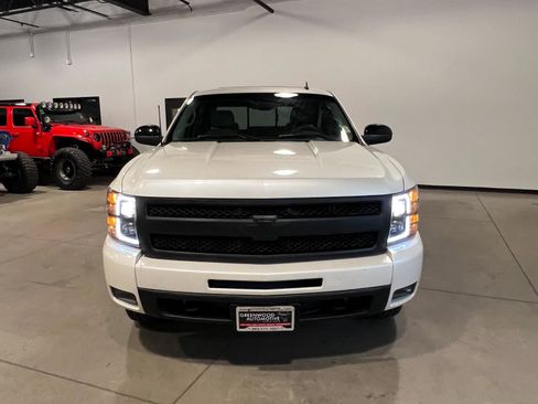 Used 2009 Chevrolet Silverado 1500 LTZ w/ White Diamond Edition AWD/4WD image 8