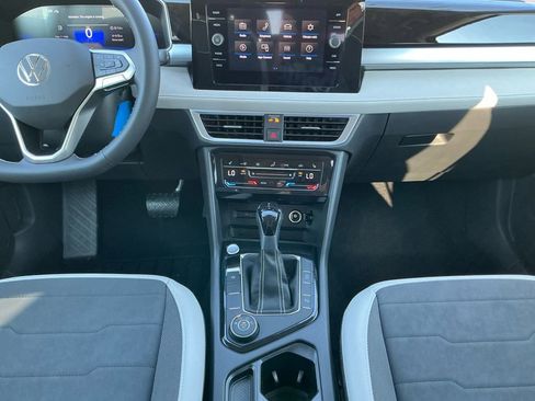New 2025 Volkswagen Taos SE image 11