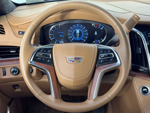 Used 2017 Cadillac Escalade ESV Platinum image 20