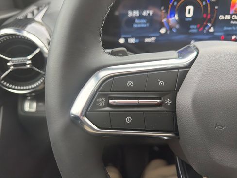 New 2026 Chevrolet Equinox LT w/ Convenience Package II image 25