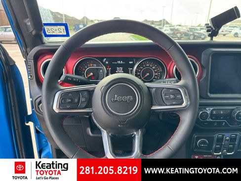 Used 2023 Jeep Gladiator Rubicon w/ Cold Weather Group AWD/4WD image 17