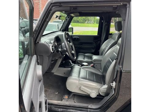 Used 2010 Jeep Wrangler Sahara w/ Dual Top Group AWD/4WD image 10