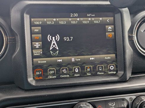Used 2021 Jeep Wrangler Unlimited Sahara AWD/4WD image 23